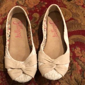 Jellypop white lace memory foam flats size 9